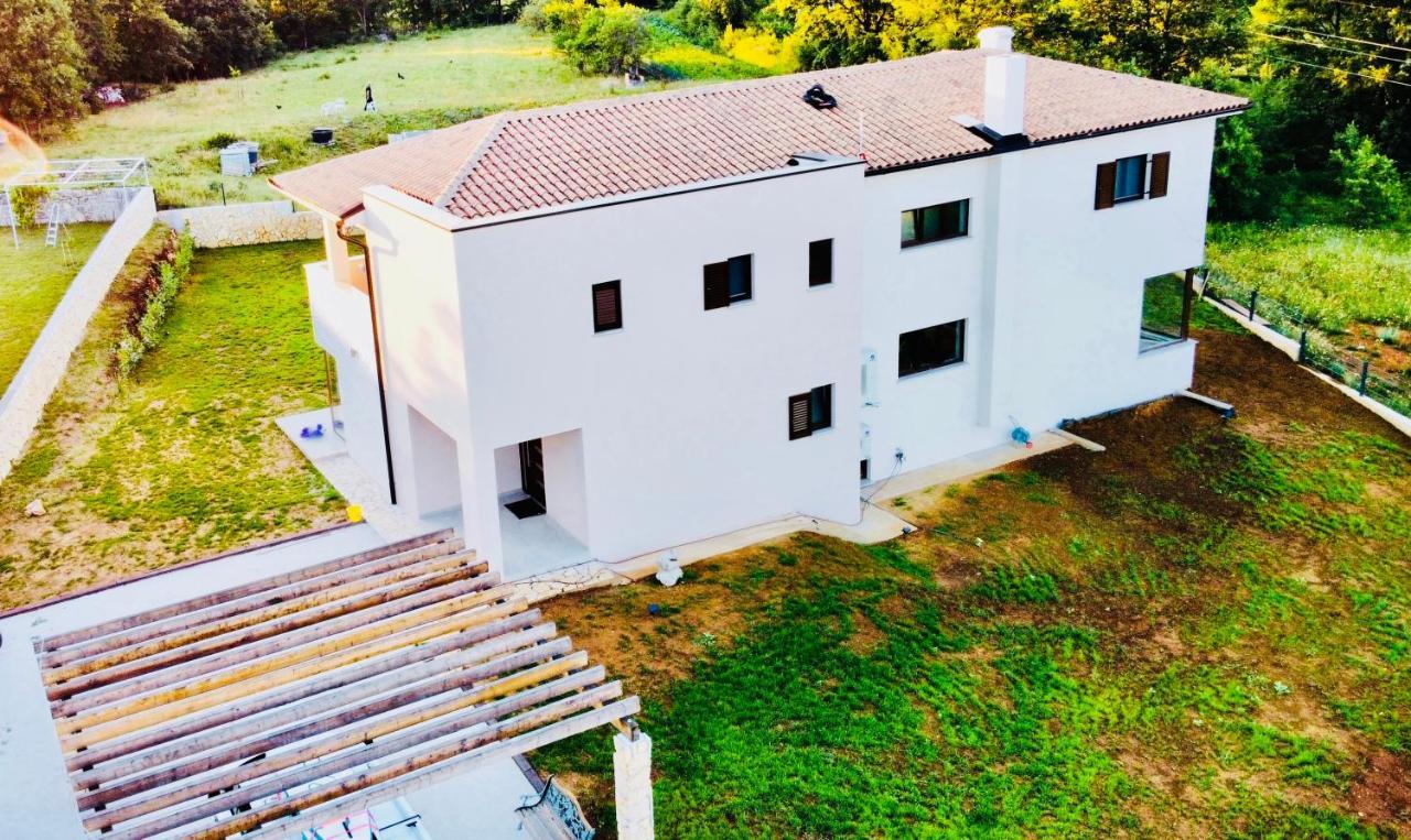 Villa Fluggi Near Labin Santalezi Eksteriør billede