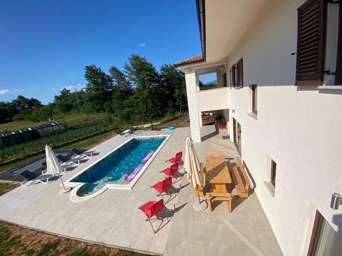 Villa Fluggi Near Labin Santalezi Eksteriør billede